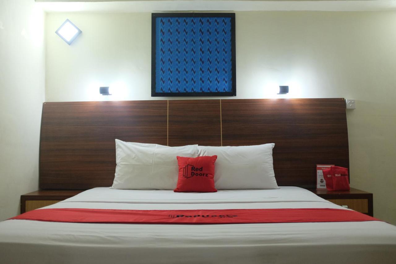 Reddoorz Plus Near Senen Jakarta Exterior photo