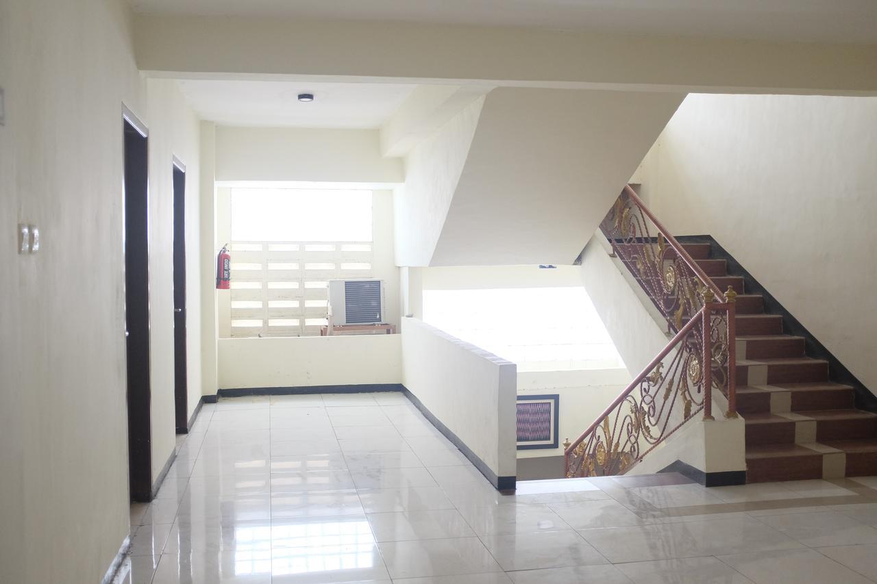 Reddoorz Plus Near Senen Jakarta Exterior photo